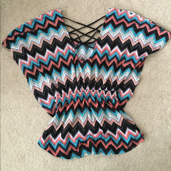 Printed Chevron Tee- Size M - Picture 4 of 4